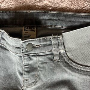 Old Navy Gray Maternity Jeans size 6 with side panel